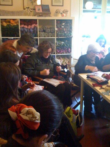 WorkShop Natale : Decorazioni natalizie, alberelli e maglioncini -12.12.09
