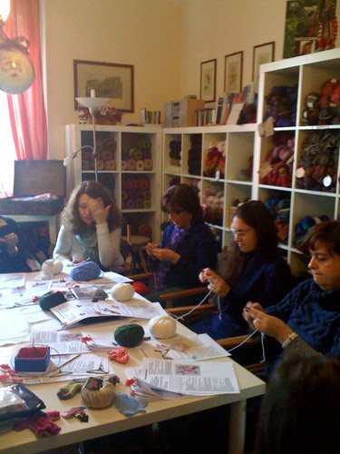 WorkShop Natale : Decorazioni natalizie, alberelli e maglioncini -12.12.09
